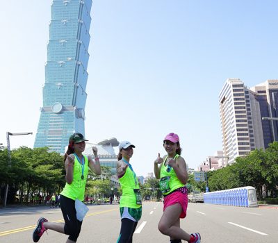 2013 Nike Amazing 女生路跑。